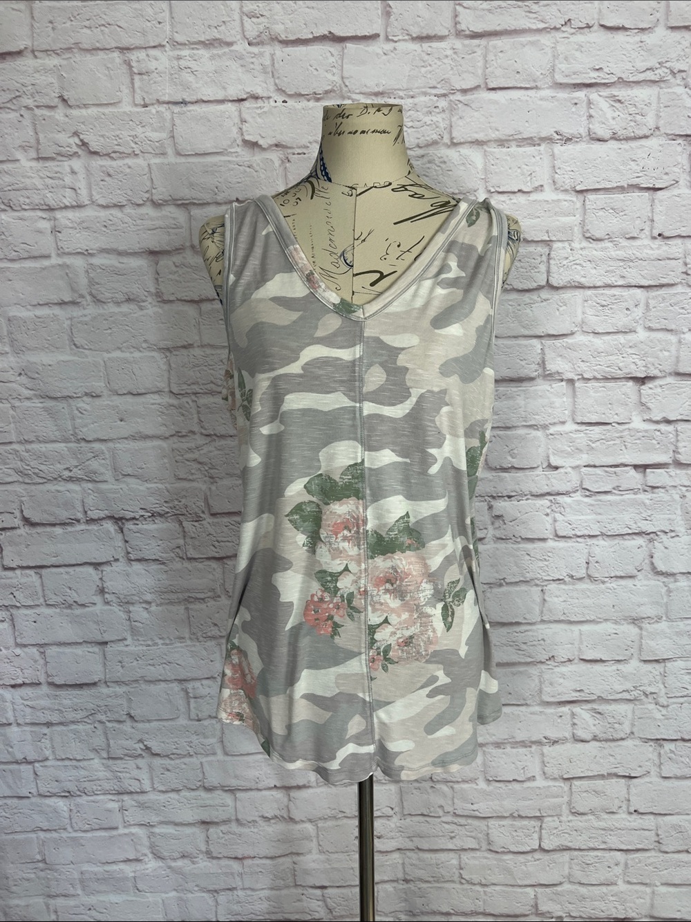 Sleeveless Gray Camo Floral V-Neck Tank Top